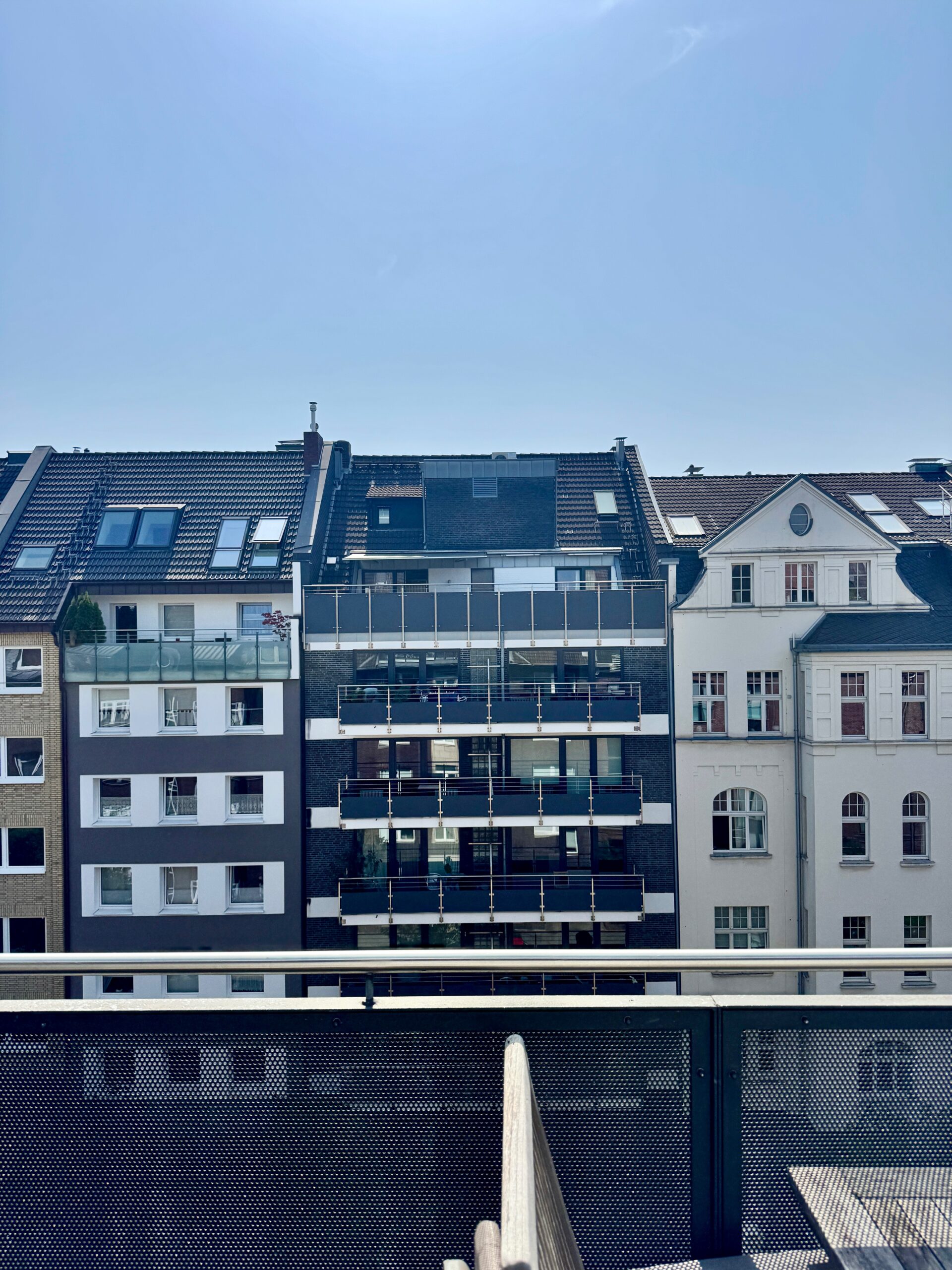 Terrasse straßenseitig