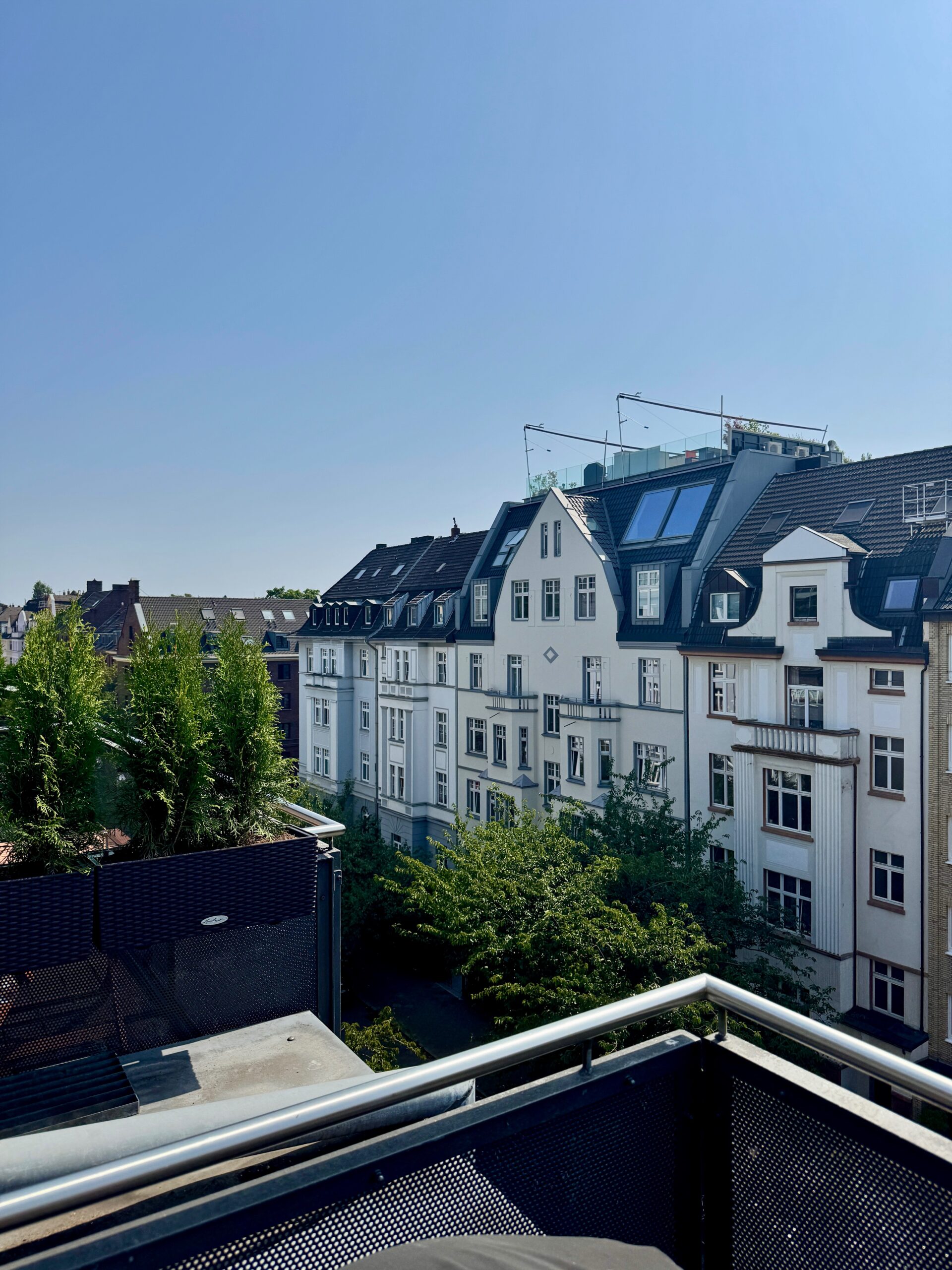 Terrasse straßenseitig