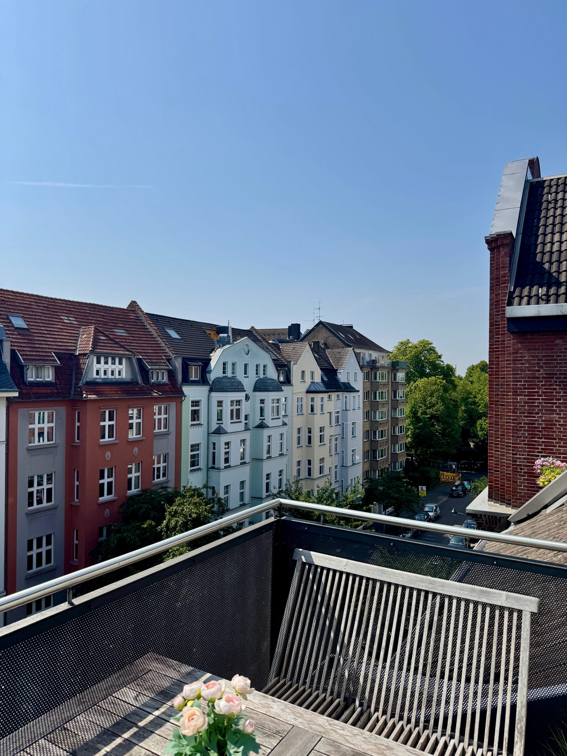 Terrasse straßenseitig